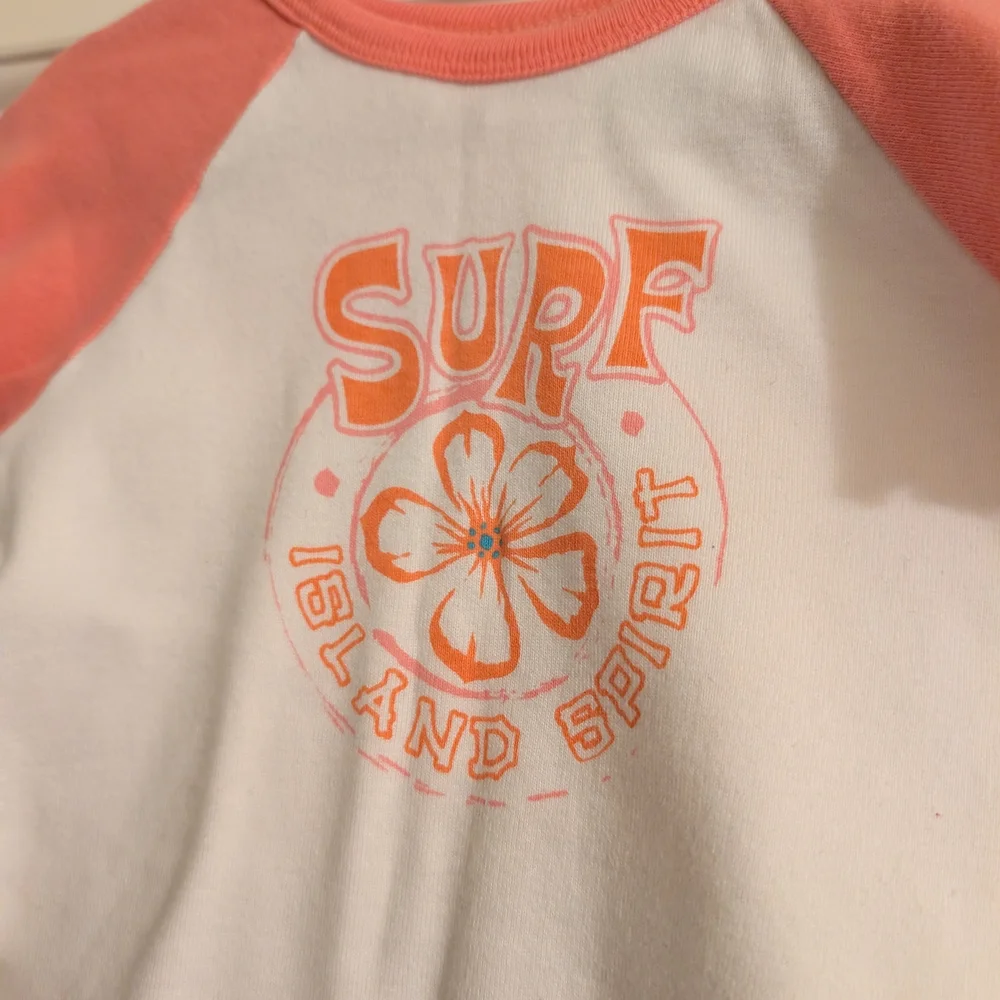 $ Y2K Vintage Surf Tee With Lettuce‎ Hem Edge Detail